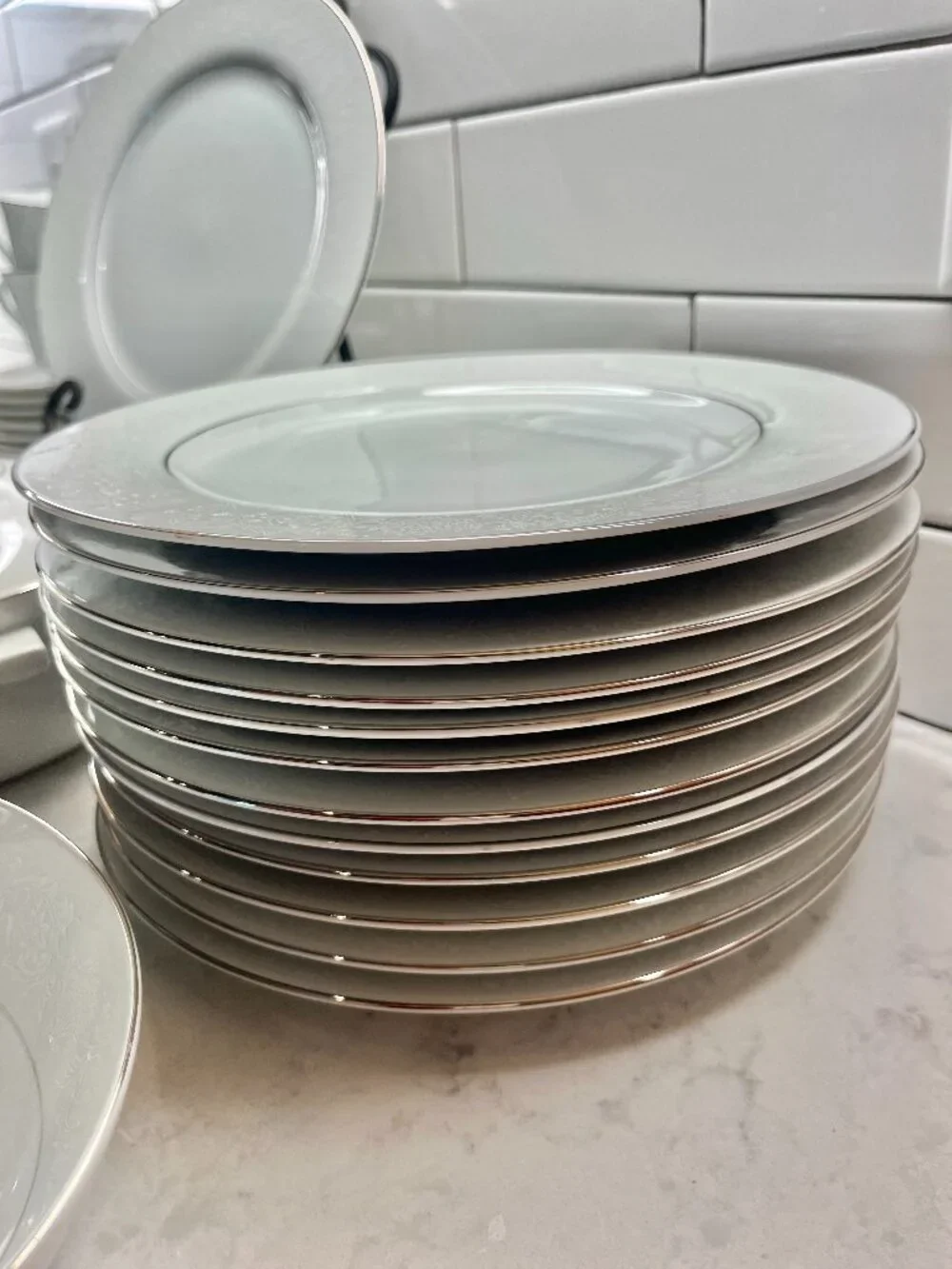 (6) Crown Victoria Fine China Dinner Plates, LOVELACE